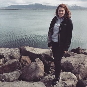 Meet your Posher, Abigail